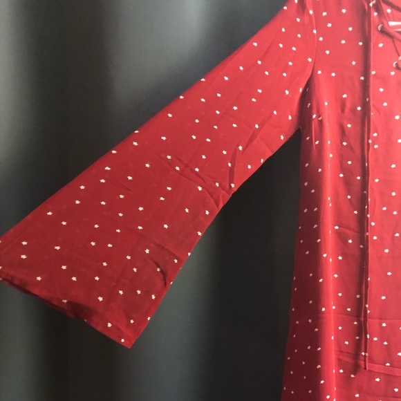 Red Printed Lace Up V Neck Tunic w/ Bell Sleeves - Picture 4 of 8